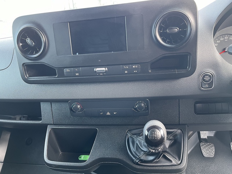 Mercedes-Benz 2.0 315 CDI Premium Panel Van 5dr Diesel Manual FWD L2 H2 Euro 6 (s/s) (150 ps)