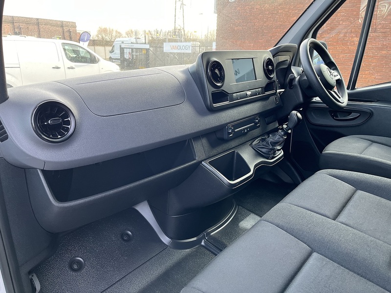 Mercedes-Benz 2.0 315 CDI Premium Panel Van 5dr Diesel Manual FWD L2 H2 Euro 6 (s/s) (150 ps)