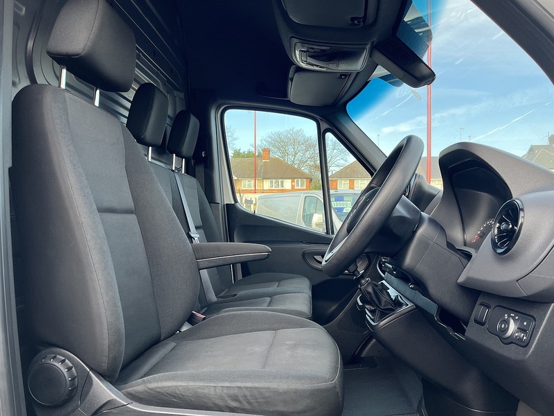 Mercedes-Benz 2.0 315 CDI Premium Panel Van 5dr Diesel Manual FWD L2 H2 Euro 6 (s/s) (150 ps)