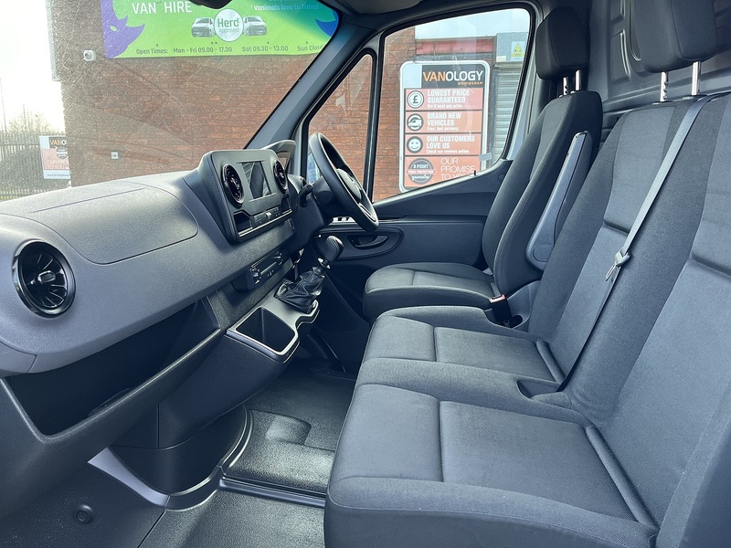 Mercedes-Benz 2.0 315 CDI Premium Panel Van 5dr Diesel Manual FWD L2 H2 Euro 6 (s/s) (150 ps)