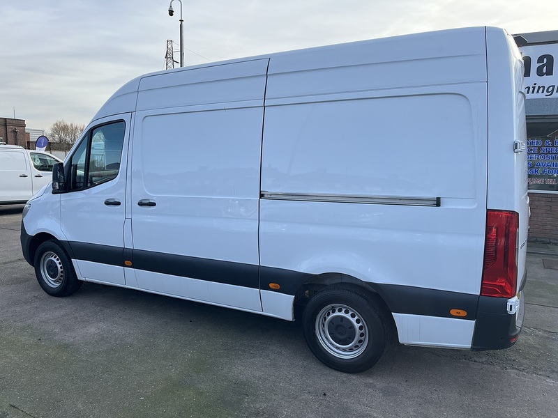 Mercedes-Benz 2.0 315 CDI Premium Panel Van 5dr Diesel Manual FWD L2 H2 Euro 6 (s/s) (150 ps)