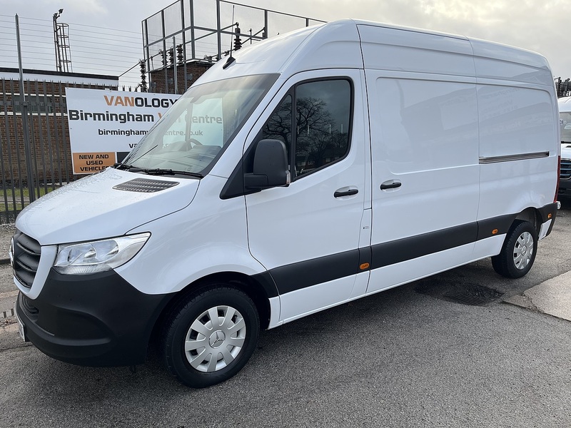 Mercedes-Benz 2.0 315 CDI Premium Panel Van 5dr Diesel Manual FWD L2 H2 Euro 6 (s/s) (150 ps)
