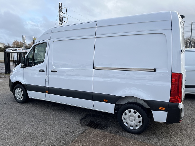 Mercedes-Benz 2.0 315 CDI Premium Panel Van 5dr Diesel Manual FWD L2 H2 Euro 6 (s/s) (150 ps)