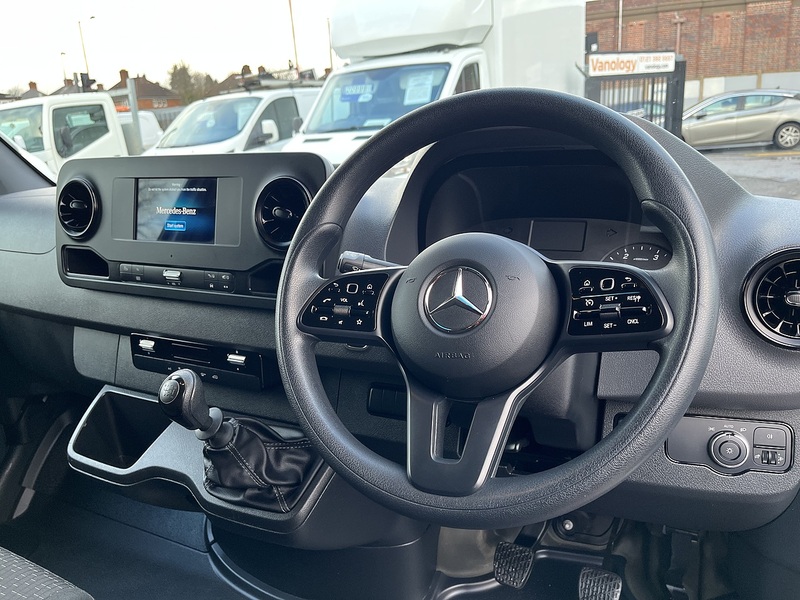 Mercedes-Benz 2.0 315 CDI Premium Panel Van 5dr Diesel Manual FWD L2 H2 Euro 6 (s/s) (150 ps)