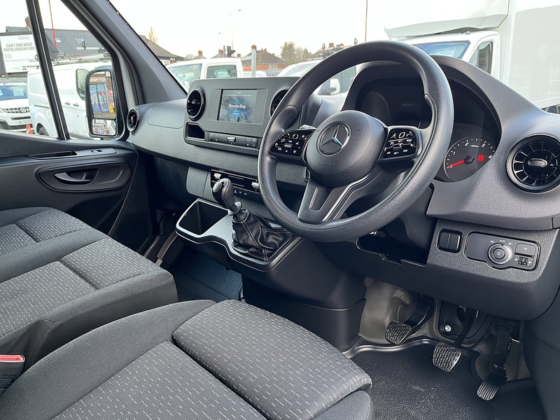 Mercedes-Benz 2.0 315 CDI Premium Panel Van 5dr Diesel Manual FWD L2 H2 Euro 6 (s/s) (150 ps)