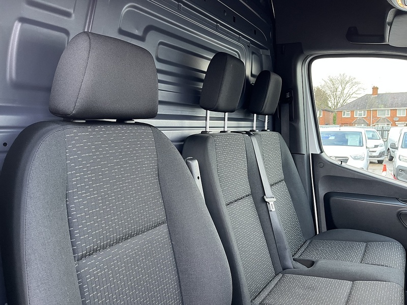 Mercedes-Benz 2.0 315 CDI Premium Panel Van 5dr Diesel Manual FWD L2 H2 Euro 6 (s/s) (150 ps)