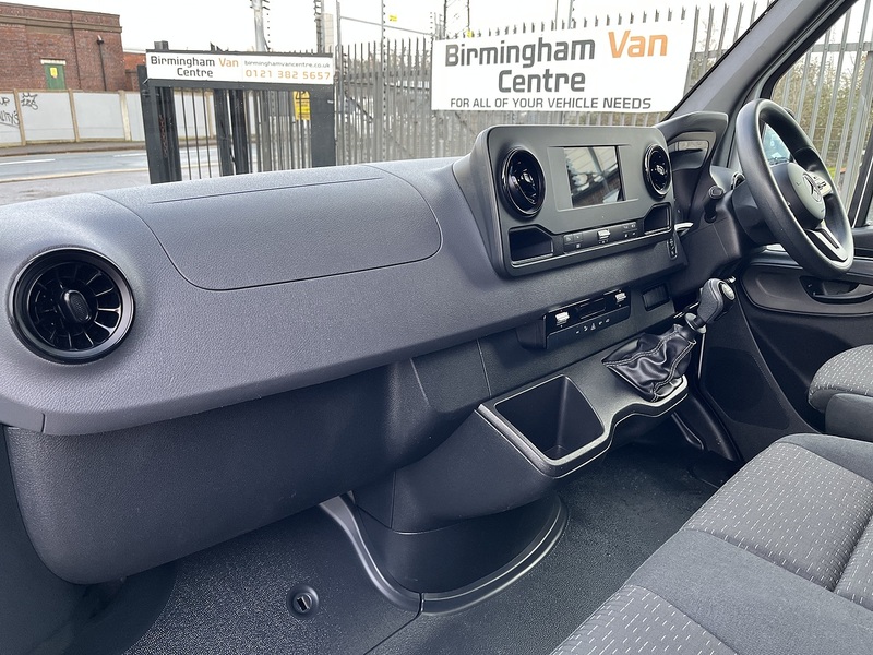 Mercedes-Benz 2.0 315 CDI Premium Panel Van 5dr Diesel Manual FWD L2 H2 Euro 6 (s/s) (150 ps)