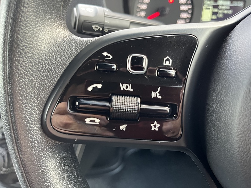 Mercedes-Benz 2.0 315 CDI Premium Panel Van 5dr Diesel Manual FWD L2 H2 Euro 6 (s/s) (150 ps)