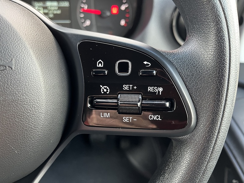 Mercedes-Benz 2.0 315 CDI Premium Panel Van 5dr Diesel Manual FWD L2 H2 Euro 6 (s/s) (150 ps)