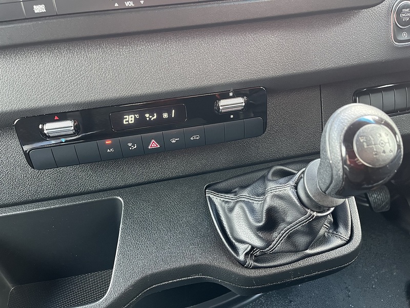 Mercedes-Benz 2.0 315 CDI Premium Panel Van 5dr Diesel Manual FWD L2 H2 Euro 6 (s/s) (150 ps)