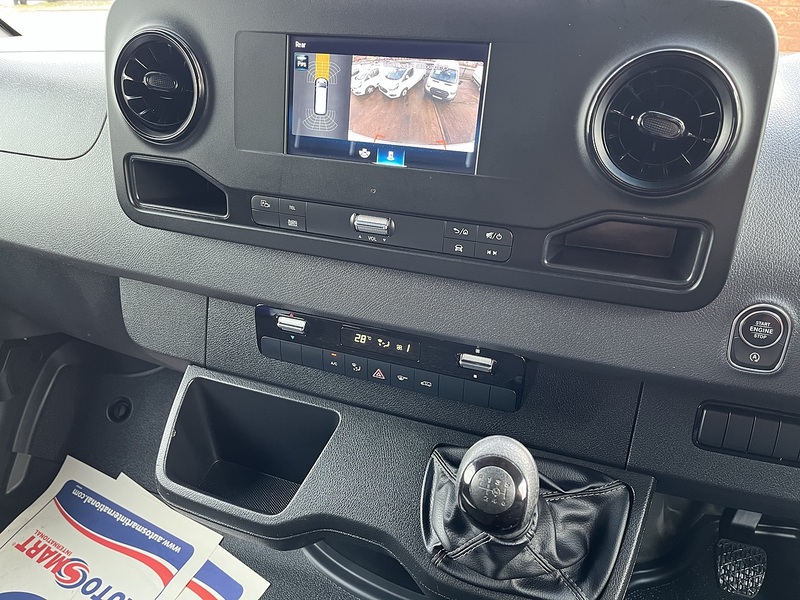 Mercedes-Benz 2.0 315 CDI Premium Panel Van 5dr Diesel Manual FWD L2 H2 Euro 6 (s/s) (150 ps)