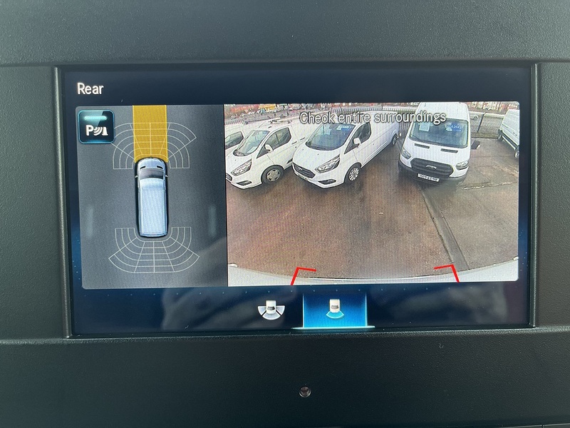 Mercedes-Benz 2.0 315 CDI Premium Panel Van 5dr Diesel Manual FWD L2 H2 Euro 6 (s/s) (150 ps)