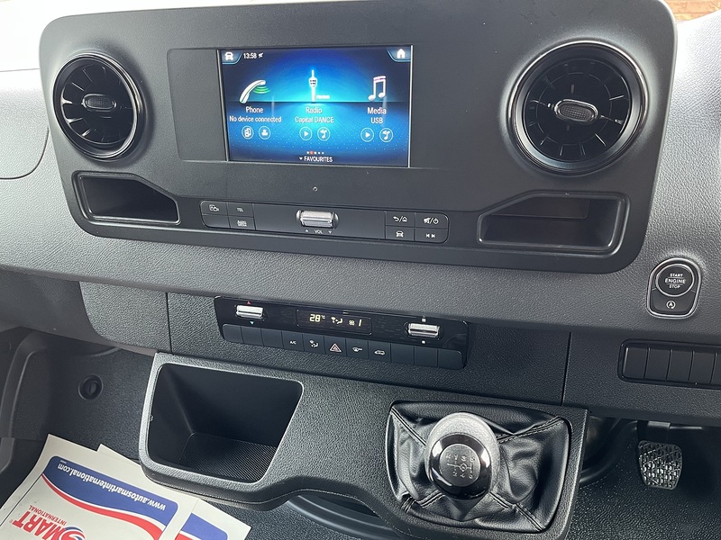 Mercedes-Benz 2.0 315 CDI Premium Panel Van 5dr Diesel Manual FWD L2 H2 Euro 6 (s/s) (150 ps)