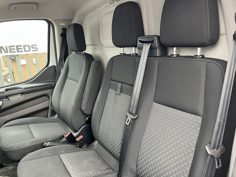 Ford 2.0 300 EcoBlue Trend Panel Van 5dr Diesel Manual L2 H1 Euro 6 (130 ps)