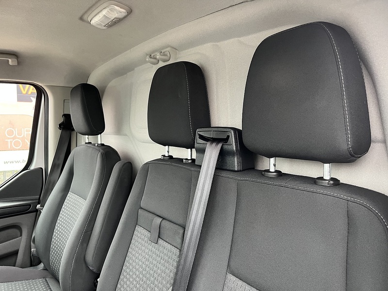 Ford 2.0 300 EcoBlue Trend Panel Van 5dr Diesel Manual L2 H1 Euro 6 (130 ps)