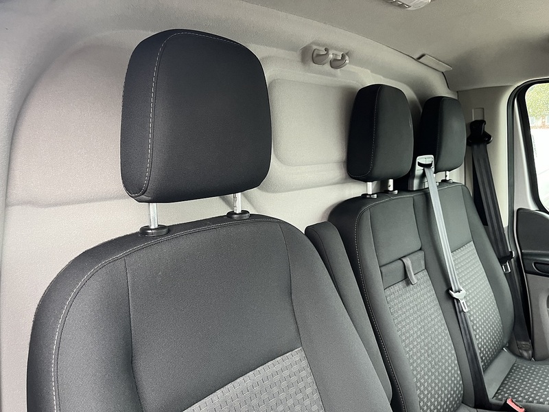 Ford 2.0 300 EcoBlue Trend Panel Van 5dr Diesel Manual L2 H1 Euro 6 (130 ps)