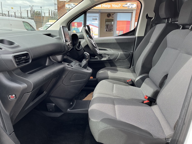 Peugeot 1.5 BlueHDi 950 Professional Long Panel Van 6dr Diesel Manual LWB Euro 6 (100 bhp)