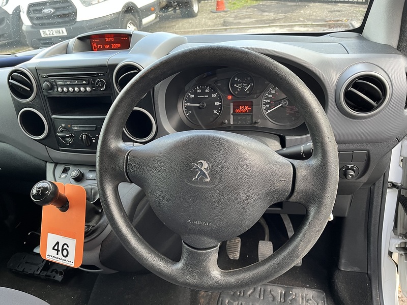 Peugeot 1.6 HDi 625 SE Panel Van 5dr Diesel Manual L1 (133 g/km, 75 bhp)