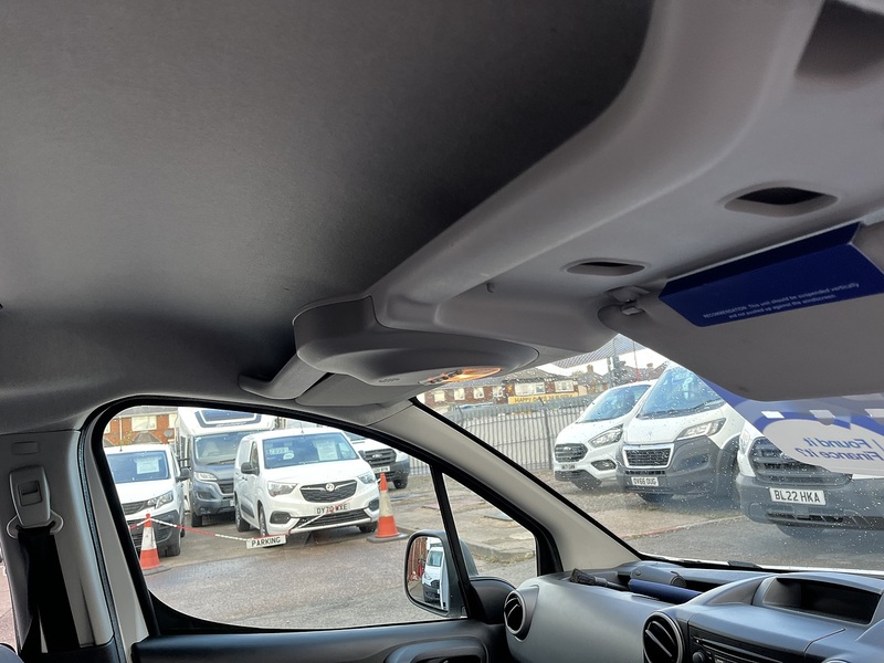 Peugeot 1.6 HDi 625 SE Panel Van 5dr Diesel Manual L1 (133 g/km, 75 bhp)