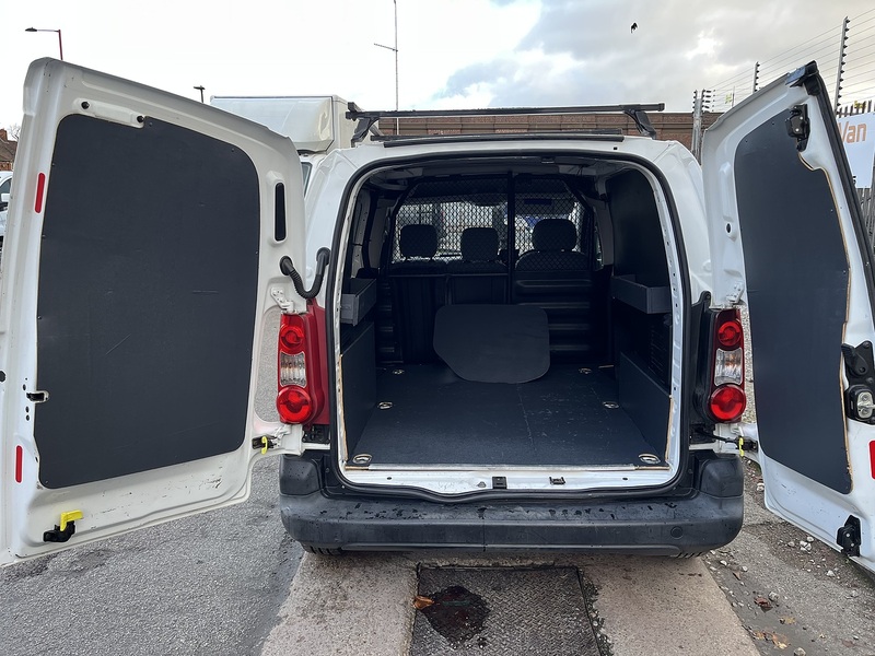 Peugeot 1.6 HDi 625 SE Panel Van 5dr Diesel Manual L1 (133 g/km, 75 bhp)