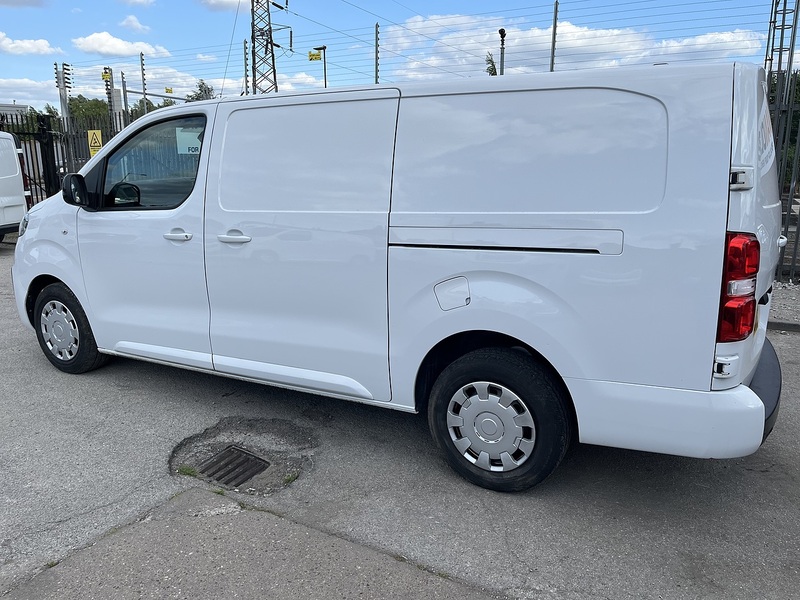 Vauxhall 1.5 Turbo D 2900 Sportive Panel Van 6dr Diesel Manual L2 H1 Euro 6 (s/s) (100 ps)