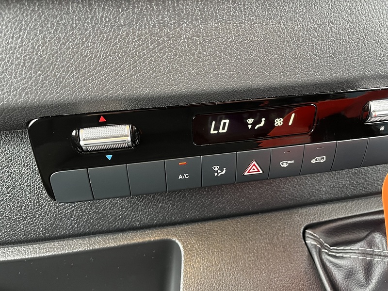 Mercedes-Benz 2.0 315 CDI Premium Panel Van 5dr Diesel Manual FWD L2 H2 Euro 6 (s/s) (150 ps)