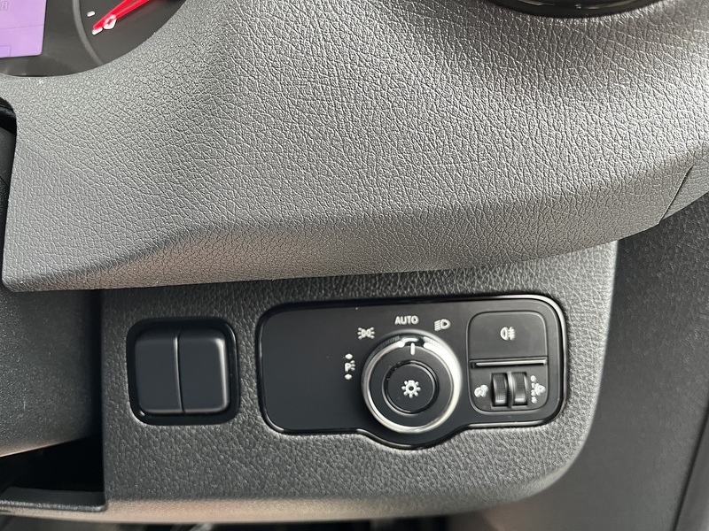 Mercedes-Benz 2.0 315 CDI Premium Panel Van 5dr Diesel Manual FWD L2 H2 Euro 6 (s/s) (150 ps)