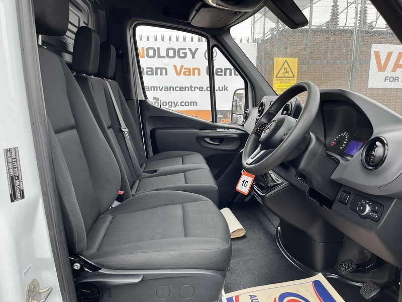 Mercedes-Benz 2.0 315 CDI Premium Panel Van 5dr Diesel Manual FWD L2 H2 Euro 6 (s/s) (150 ps)