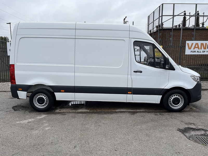 Mercedes-Benz 2.0 315 CDI Premium Panel Van 5dr Diesel Manual FWD L2 H2 Euro 6 (s/s) (150 ps)