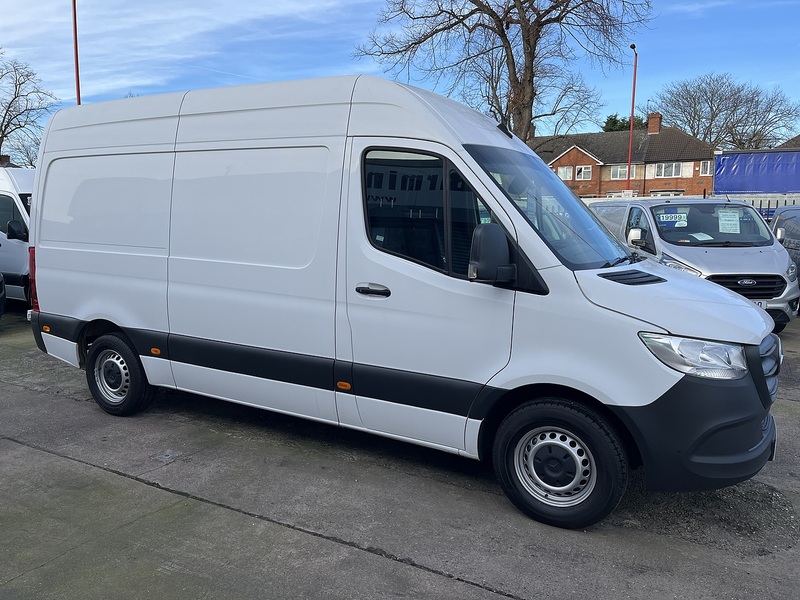Mercedes-Benz 2.0 315 CDI Premium Panel Van 5dr Diesel Manual FWD L2 H2 Euro 6 (s/s) (150 ps)