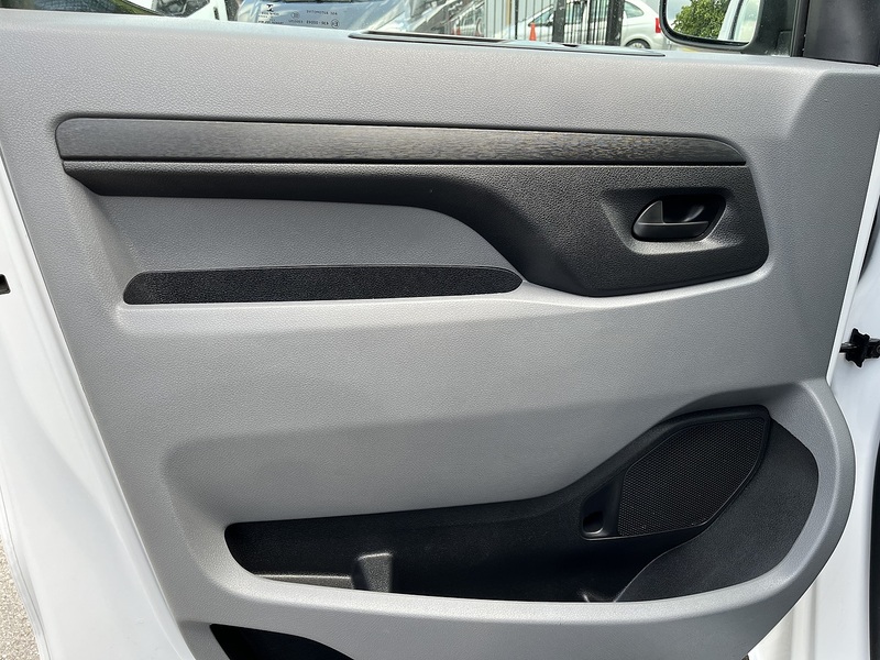 Vauxhall 1.5 Turbo D 2900 Sportive Panel Van 6dr Diesel Manual L2 H1 Euro 6 (s/s) (100 ps)