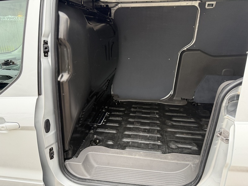 Ford 1.5 240 EcoBlue Limited Panel Van 5dr Diesel Manual L2 Euro 6 (s/s) (120 ps)