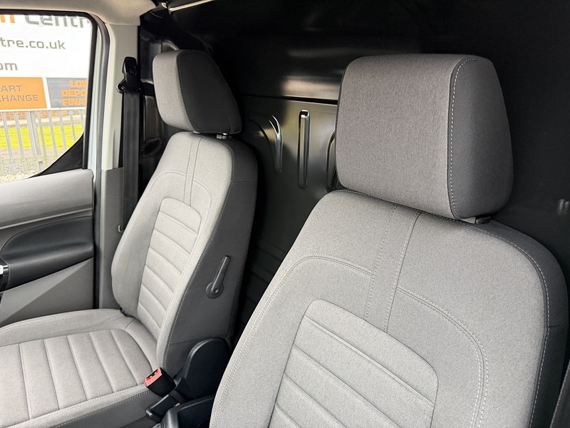 Ford 1.5 240 EcoBlue Limited Panel Van 5dr Diesel Manual L2 Euro 6 (s/s) (120 ps)