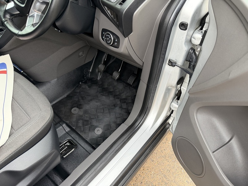 Ford 1.5 240 EcoBlue Limited Panel Van 5dr Diesel Manual L2 Euro 6 (s/s) (120 ps)