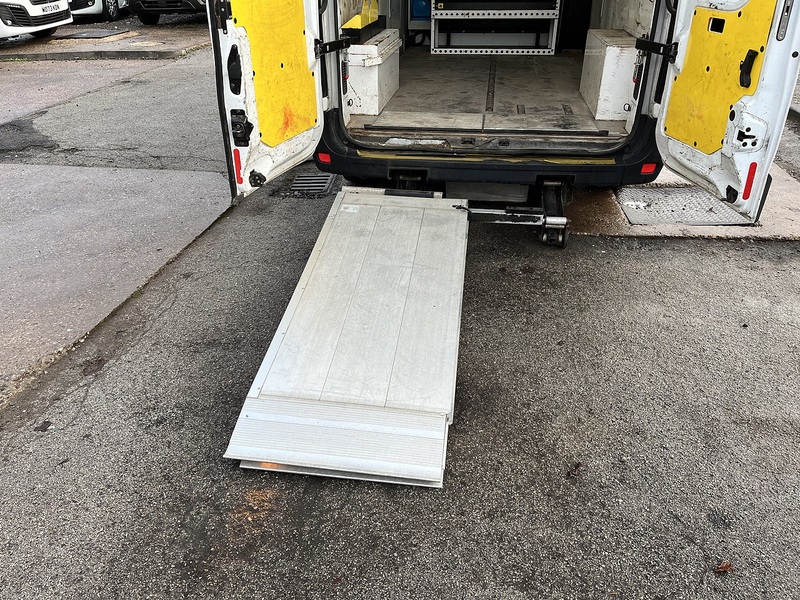 Vauxhall 2.3 CDTi 3500 BiTurbo Edition Panel Van 5dr Diesel Manual FWD L3 H3 Euro 6 (135 ps)