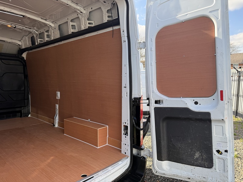 Ford Transit 350 EcoBlue - U8787