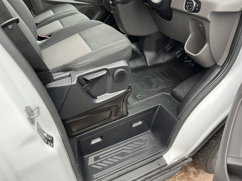 Ford 2.0 350 EcoBlue Leader Panel Van 5dr Diesel Manual RWD L3 H3 Euro 6 (s/s) (130 ps)