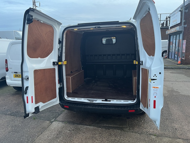 Ford 2.0 320 EcoBlue Leader Crew Van Double Cab 5dr Diesel Manual L2 H1 Euro 6 (s/s) (130 ps)