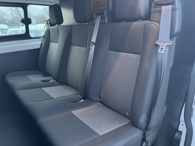 Ford 2.0 320 EcoBlue Leader Crew Van Double Cab 5dr Diesel Manual L2 H1 Euro 6 (s/s) (130 ps)