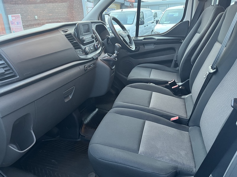 Ford 2.0 320 EcoBlue Leader Crew Van Double Cab 5dr Diesel Manual L2 H1 Euro 6 (s/s) (130 ps)