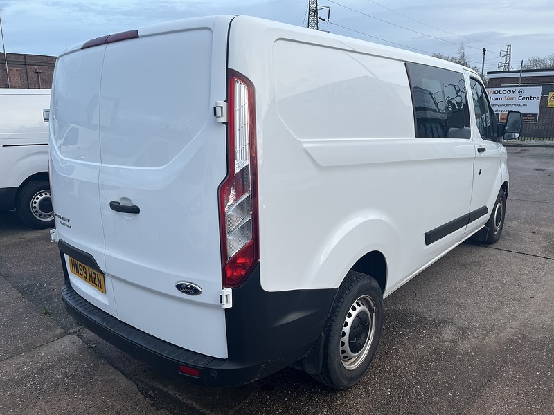 Ford 2.0 320 EcoBlue Leader Crew Van Double Cab 5dr Diesel Manual L2 H1 Euro 6 (s/s) (130 ps)