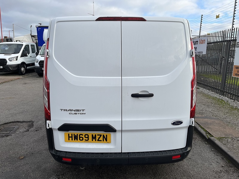 Ford 2.0 320 EcoBlue Leader Crew Van Double Cab 5dr Diesel Manual L2 H1 Euro 6 (s/s) (130 ps)