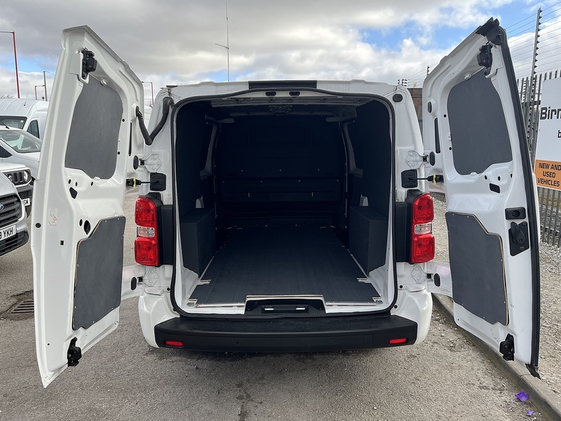 Vauxhall 1.5 Turbo D 2700 Sportive Panel Van 6dr Diesel Manual L1 H1 Euro 6 (s/s) (100 ps)