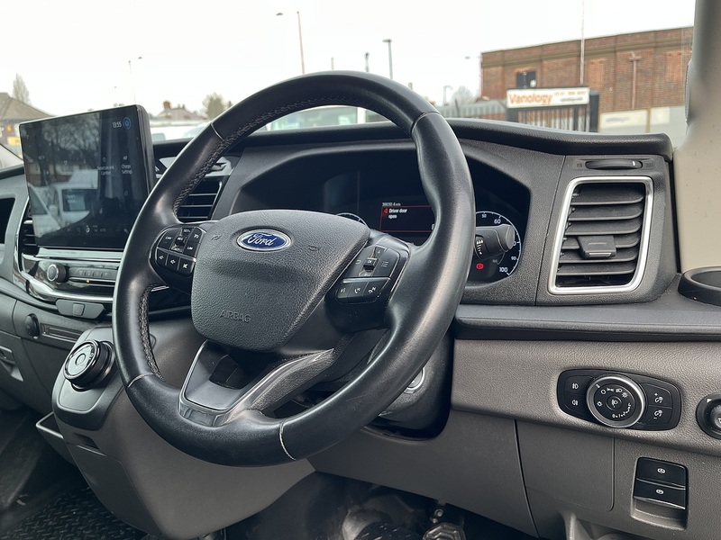 Ford 350 68kWh Trend Panel Van 5dr Electric Auto RWD L2 H2 (184 ps)