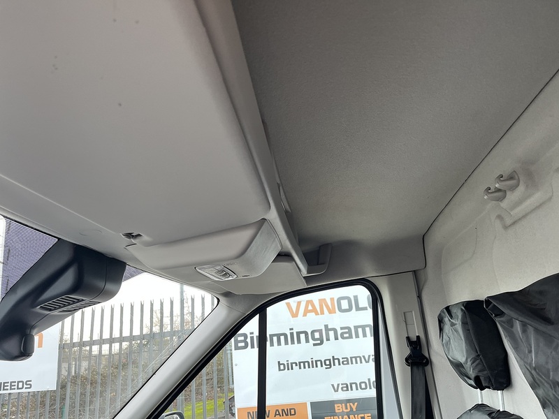 Ford 350 68kWh Trend Panel Van 5dr Electric Auto RWD L2 H2 (184 ps)