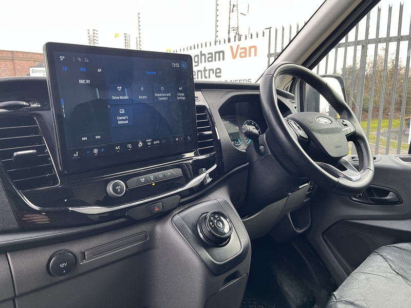 Ford 350 68kWh Trend Panel Van 5dr Electric Auto RWD L2 H2 (184 ps)