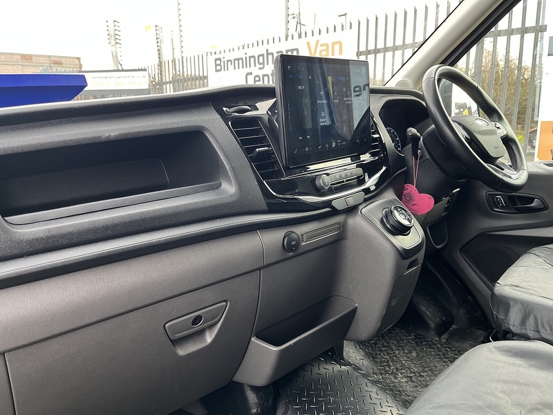 Ford 350 68kWh Trend Panel Van 5dr Electric Auto RWD L2 H2 (184 ps)