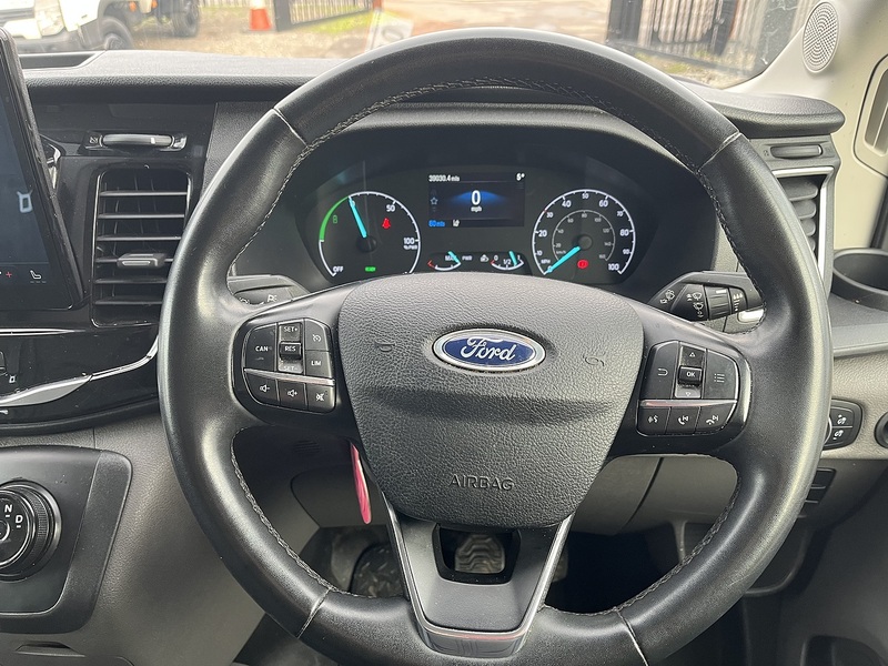 Ford 350 68kWh Trend Panel Van 5dr Electric Auto RWD L2 H2 (184 ps)