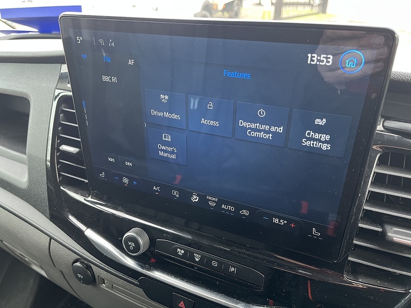 Ford 350 68kWh Trend Panel Van 5dr Electric Auto RWD L2 H2 (184 ps)