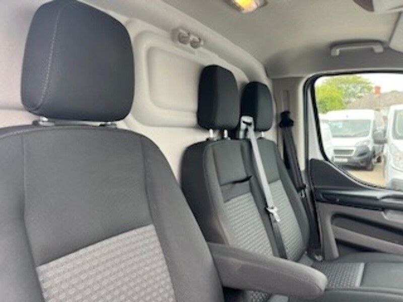 Ford 2.0 300 EcoBlue Trend Panel Van 5dr Diesel Manual L2 H1 Euro 6 (105 ps)